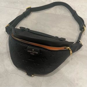 Perfect black fanny pack bum bag